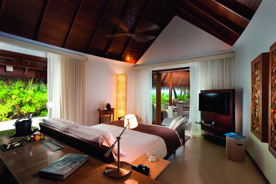 Constance Halaveli Resort — photo 3